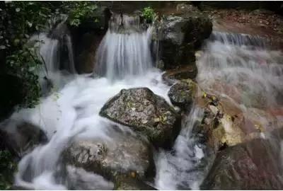 勘察队在海拔6700多米的山峰发现12岁少女尸体：已沉睡500多年